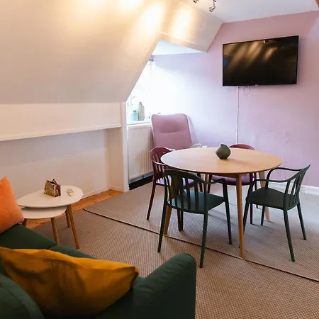 Two Quiet Apartment