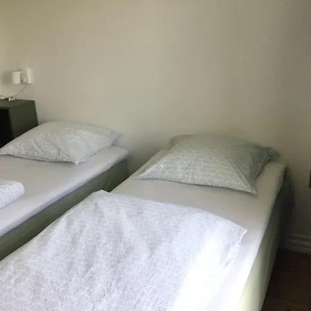 2 Quiet Apartment