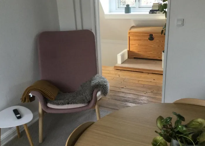 2 Quiet Apartment *